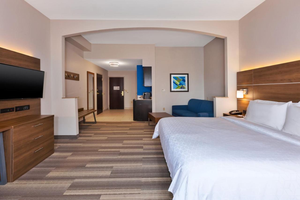 Holiday Inn Express Hotel & Suites Warminster-Horsham By Ihg Exterior foto